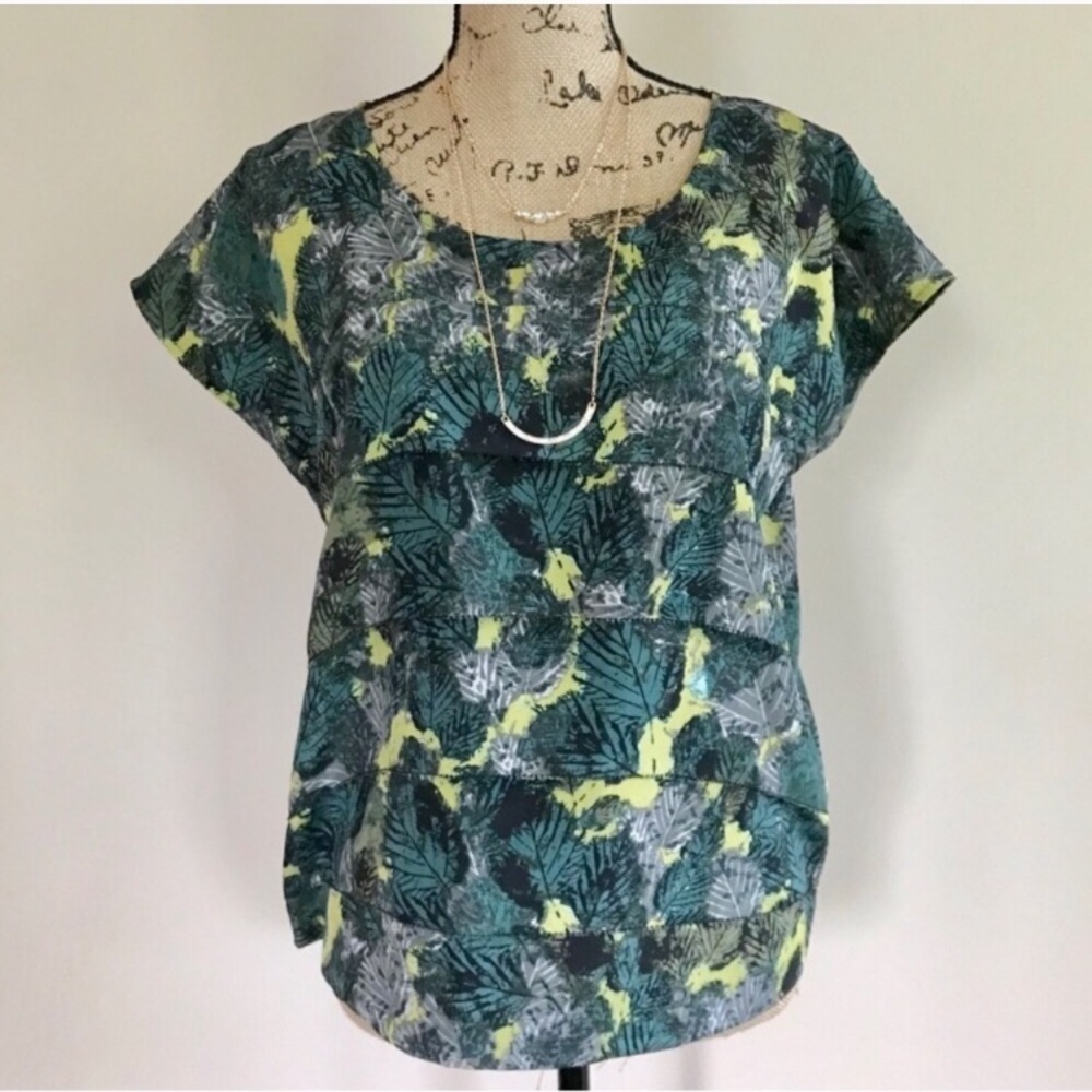 •kensie• print tier front top {E18}